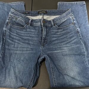 609.  Talbots women’s flawless five pocket Blue curvy Straight Leg Jeans size 6